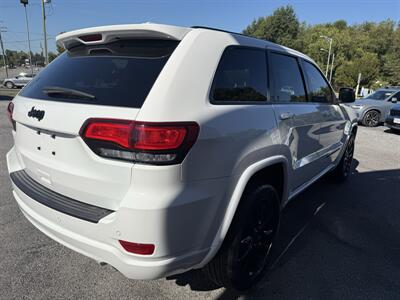 2022 Jeep Grand Cherokee WK Laredo X - Photo 9 - Stuarts Draft, VA 24477