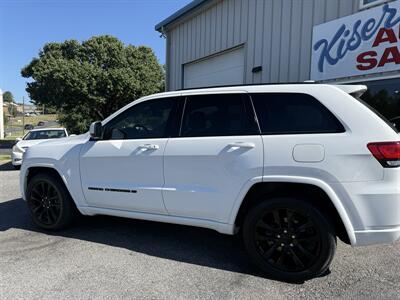 2022 Jeep Grand Cherokee WK Laredo X - Photo 13 - Stuarts Draft, VA 24477