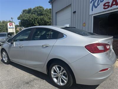 2019 Chevrolet Cruze LT - Photo 10 - Stuarts Draft, VA 24477