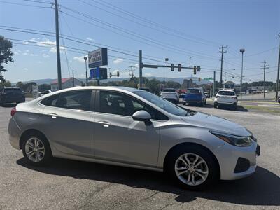 2019 Chevrolet Cruze LT - Photo 6 - Stuarts Draft, VA 24477