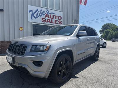 2015 Jeep Grand Cherokee Altitude   - Photo 2 - Stuarts Draft, VA 24477