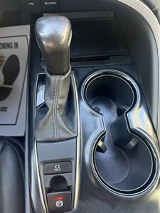 2020 Toyota Camry SE   - Photo 15 - Stuarts Draft, VA 24477