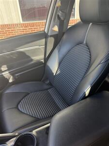 2020 Toyota Camry SE   - Photo 18 - Stuarts Draft, VA 24477