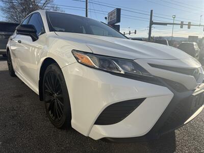 2020 Toyota Camry SE   - Photo 3 - Stuarts Draft, VA 24477