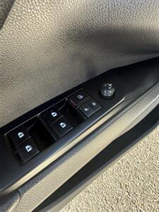 2020 Toyota Camry SE   - Photo 12 - Stuarts Draft, VA 24477