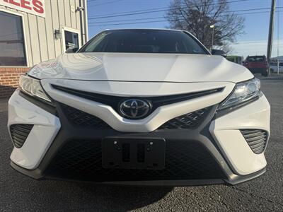 2020 Toyota Camry SE   - Photo 4 - Stuarts Draft, VA 24477