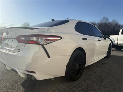 2020 Toyota Camry SE   - Photo 8 - Stuarts Draft, VA 24477