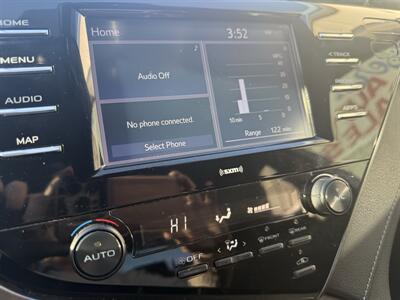 2020 Toyota Camry SE   - Photo 14 - Stuarts Draft, VA 24477