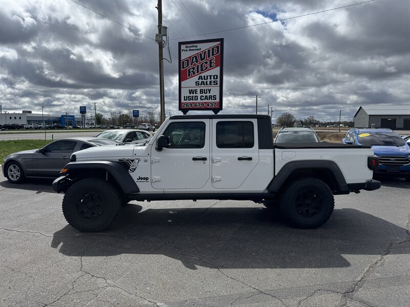 2020 Jeep Gladiator Sport S   - Photo 1 - Schoolcraft, MI 49087