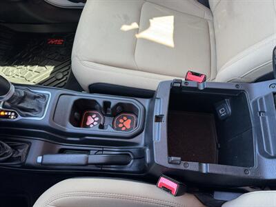 2020 Jeep Gladiator Sport S   - Photo 17 - Schoolcraft, MI 49087