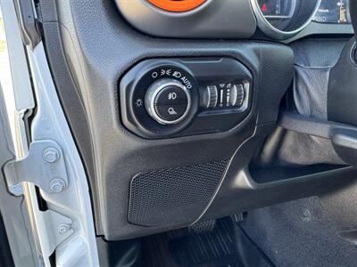 2020 Jeep Gladiator Sport S   - Photo 10 - Schoolcraft, MI 49087