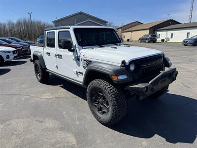 2020 Jeep Gladiator Sport S   - Photo 4 - Schoolcraft, MI 49087