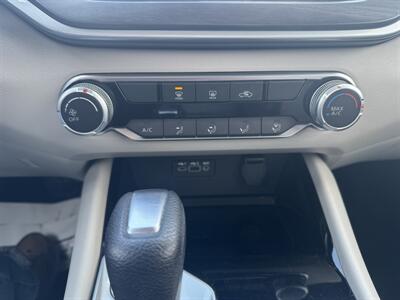 2024 Nissan Altima 2.5 SV   - Photo 16 - Schoolcraft, MI 49087