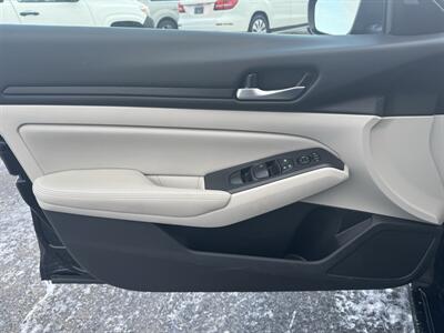 2024 Nissan Altima 2.5 SV   - Photo 6 - Schoolcraft, MI 49087