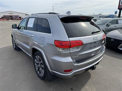 2018 Jeep Grand Cherokee Overland   - Photo 2 - Schoolcraft, MI 49087