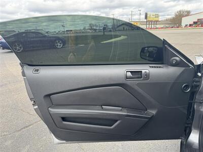 2014 Ford Mustang V6 - Photo 6 - Schoolcraft, MI 49087