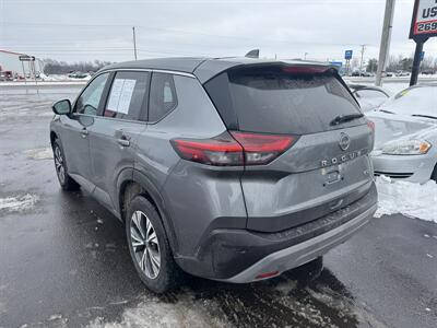 2023 Nissan Rogue SV   - Photo 2 - Schoolcraft, MI 49087