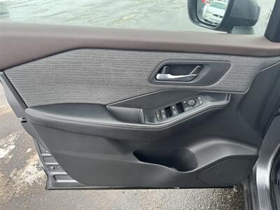 2023 Nissan Rogue SV   - Photo 6 - Schoolcraft, MI 49087