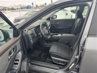 2023 Nissan Rogue SV   - Photo 8 - Schoolcraft, MI 49087