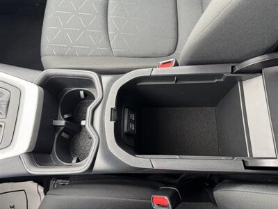 2024 Toyota RAV4 XLE   - Photo 16 - Schoolcraft, MI 49087