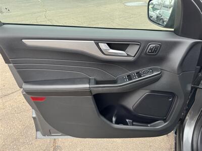 2023 Ford Escape Platinum   - Photo 6 - Schoolcraft, MI 49087