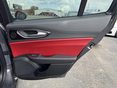 2017 Alfa Romeo Giulia - Photo 23 - Schoolcraft, MI 49087