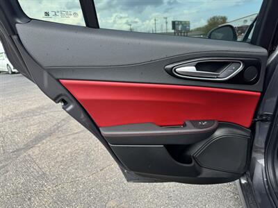 2017 Alfa Romeo Giulia - Photo 20 - Schoolcraft, MI 49087