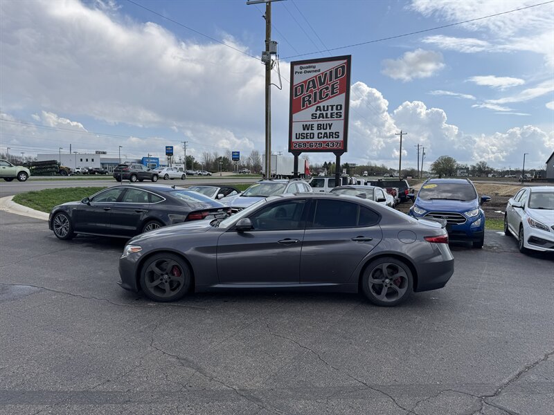 2017 Alfa Romeo Giulia   - Photo 1 - Schoolcraft, MI 49087