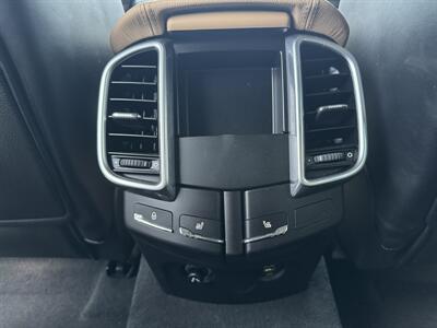 2018 Porsche Cayenne Platinum - Photo 25 - Schoolcraft, MI 49087