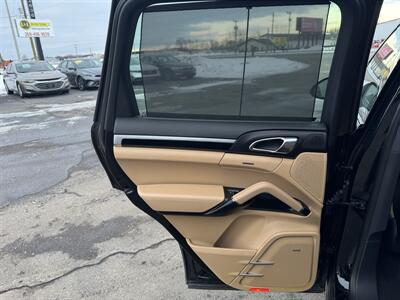2018 Porsche Cayenne Platinum - Photo 23 - Schoolcraft, MI 49087