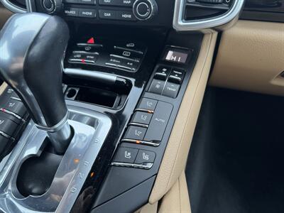 2018 Porsche Cayenne Platinum - Photo 18 - Schoolcraft, MI 49087