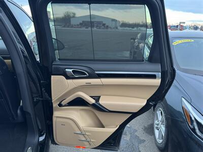 2018 Porsche Cayenne Platinum - Photo 27 - Schoolcraft, MI 49087
