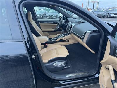 2018 Porsche Cayenne Platinum - Photo 30 - Schoolcraft, MI 49087