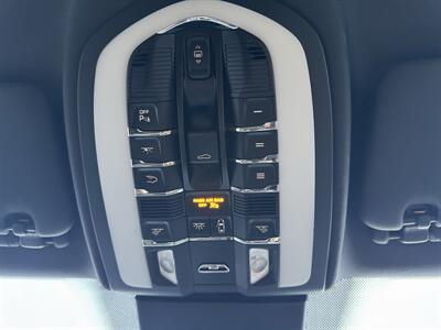 2018 Porsche Cayenne Platinum - Photo 15 - Schoolcraft, MI 49087