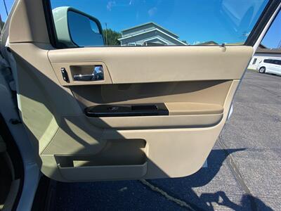 2012 Ford Escape Limited   - Photo 11 - Schoolcraft, MI 49087