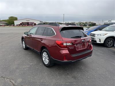 2017 Subaru Outback 2.5i Premium   - Photo 2 - Schoolcraft, MI 49087