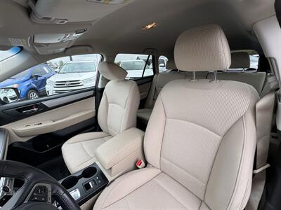 2017 Subaru Outback 2.5i Premium   - Photo 8 - Schoolcraft, MI 49087