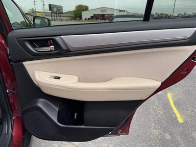 2017 Subaru Outback 2.5i Premium   - Photo 22 - Schoolcraft, MI 49087