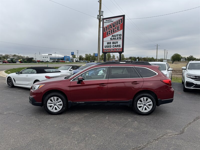 2017 Subaru Outback 2.5i Premium   - Photo 1 - Schoolcraft, MI 49087