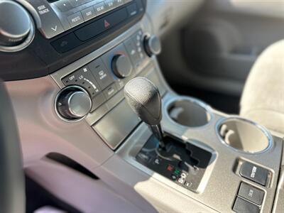 2012 Toyota Highlander   - Photo 23 - Schoolcraft, MI 49087
