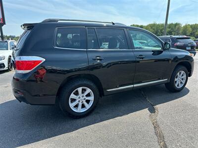 2012 Toyota Highlander   - Photo 6 - Schoolcraft, MI 49087