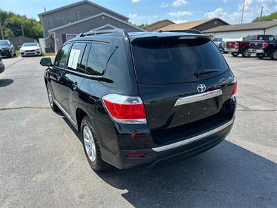 2012 Toyota Highlander   - Photo 4 - Schoolcraft, MI 49087