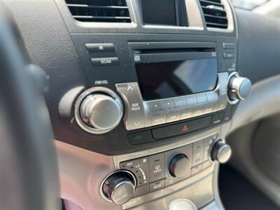 2012 Toyota Highlander   - Photo 22 - Schoolcraft, MI 49087