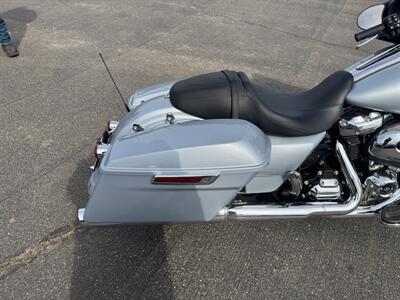 2023 Harley-Davidson Street Glide   - Photo 6 - Schoolcraft, MI 49087