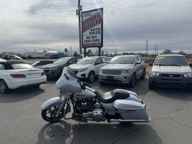 2023 Harley-Davidson Street Glide   - Photo 1 - Schoolcraft, MI 49087