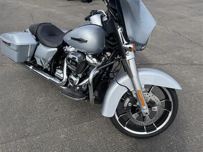 2023 Harley-Davidson Street Glide   - Photo 4 - Schoolcraft, MI 49087