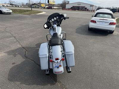 2023 Harley-Davidson Street Glide   - Photo 2 - Schoolcraft, MI 49087