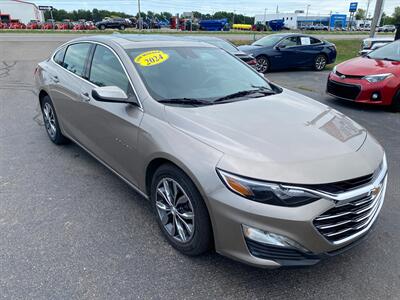 2024 Chevrolet Malibu LT   - Photo 2 - Schoolcraft, MI 49087