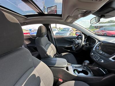 2024 Chevrolet Malibu LT   - Photo 10 - Schoolcraft, MI 49087
