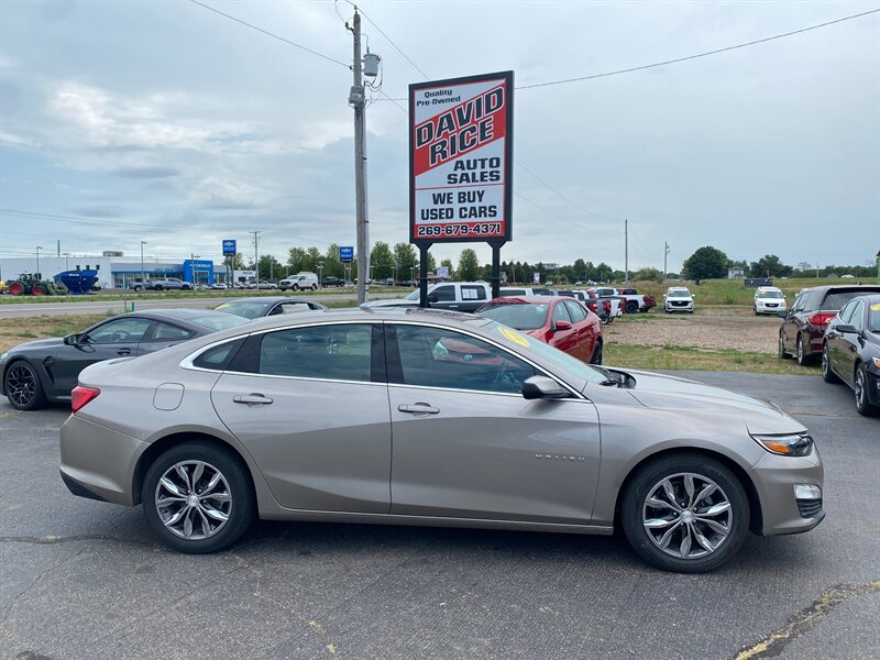 2024 Chevrolet Malibu LT - Photo 1 - Schoolcraft, MI 49087